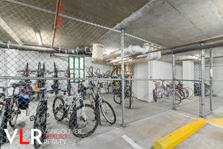 Condo in Downtown Vancouver, BC - Photo 5