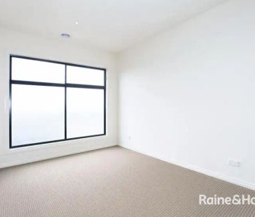 104 Newbury Blvd, Craigieburn VIC 3064 - Photo 6