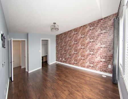 For Lease - 2435 Greenwich Drive Unit# 37, Oakville, Ontario - Photo 3
