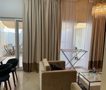 FULLY FURNISHED | CORNER UNIT | READY TO MOVE - Photo 2