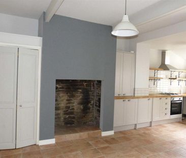2 bedroom terraced house to rent - Photo 3