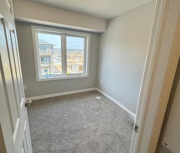 For Lease - 76 Lomond Lane, Kitchener, Ontario - Photo 3