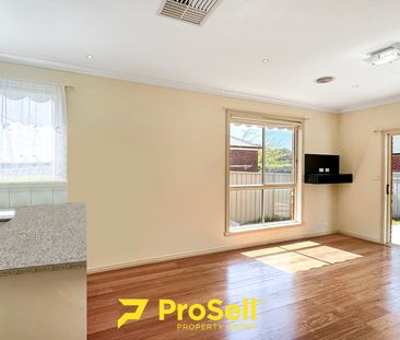 1 Woodlea Crescent, Craigieburn - Photo 5