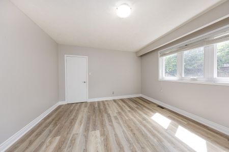 For Lease - 2 Chancery Lane, Toronto, Ontario - Photo 2