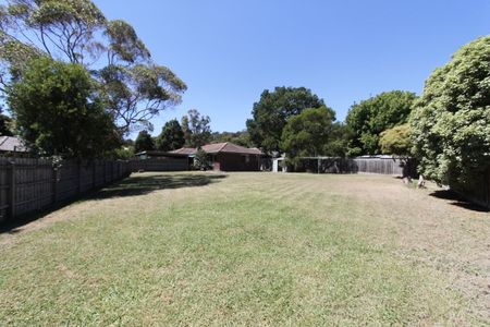 4 Berry Court, Lilydale - Photo 5