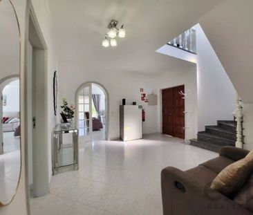4 room luxury House for rent in Lagoa, Portugal - Photo 4