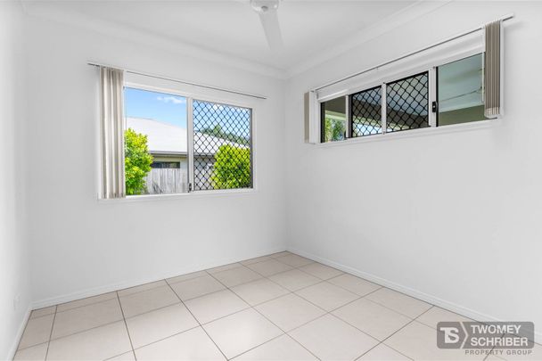 27 Hatch Close, Trinity Beach - Photo 1