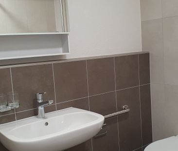 Appartement adapté dans résidence pour personnes âgées. - Photo 5