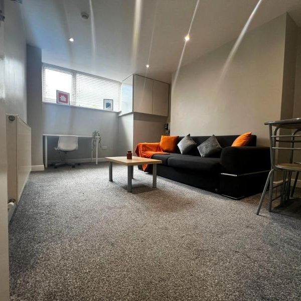 2 bedroom end of terrace house to rent - Photo 1