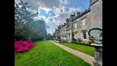 4 bedroom flat to rent - Photo 4