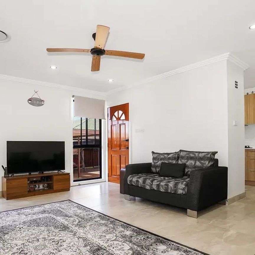 Near New Two Bed Granny Flat – Water Usage Included - Photo 1