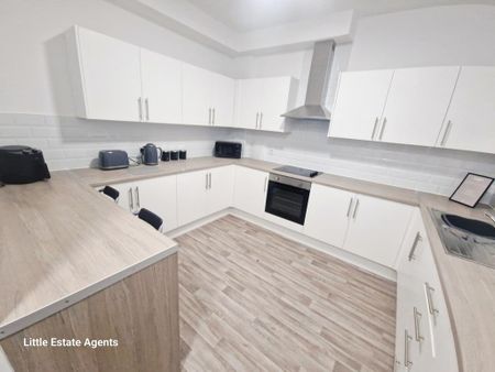 1 bedroom in a house share to rent - Photo 4