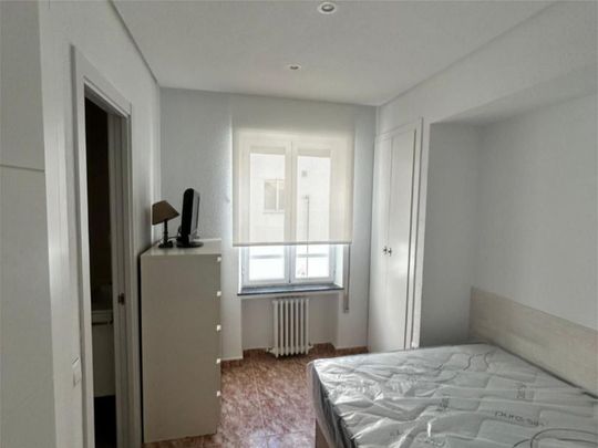 Piso de alquiler en Avenida del General Perón, 22, Cuatro Caminos - Azca - Photo 1