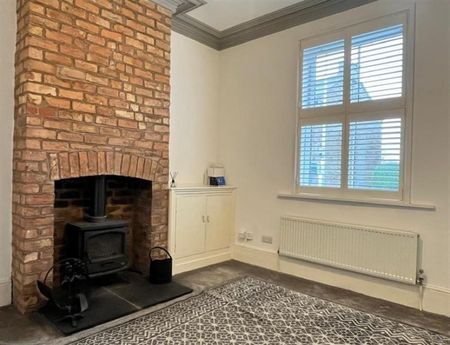 3 Bedroom Terraced To Let - Photo 2