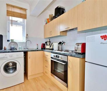 York Road, Woking, Surrey, GU22 - Photo 4