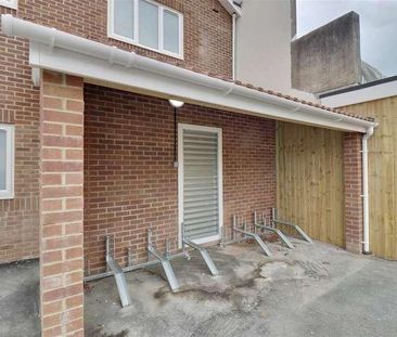 Brockhurst Road, Gosport - Photo 1