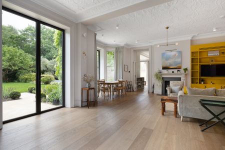 A Landmark Family House with Pool and Direct Access to Wandsworth Common - Photo 3