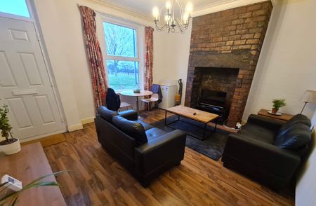 2 Bed - 6 Glossop View, Woodhouse, Leeds - LS6 2LQ - Student - Photo 3