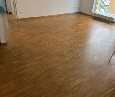 Moderne Maisonette-Wohnung in Frankfurt am Main mit großzügiger Ter... - Photo 1