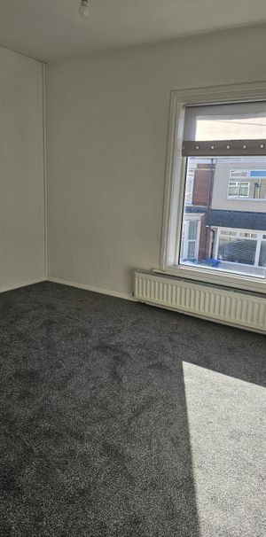 2 Bedroom Family Let - Photo 1