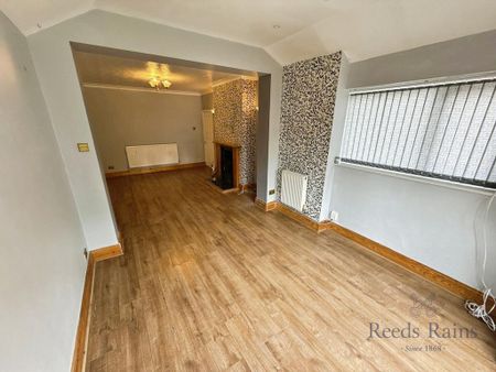 3 bedroom semi-detached house to rent - Photo 4
