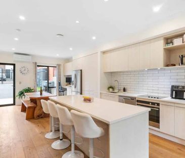 Lovely home in a convenient location! - Photo 5