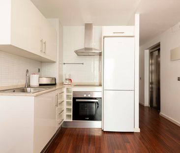 Cosy 1-Bedroom Apartment with Private Terrace in Sant Antoni - Photo 6