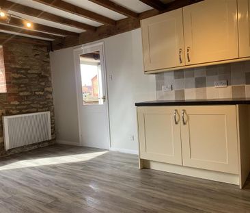 3 bedroom semi-detached house to rent - Photo 4