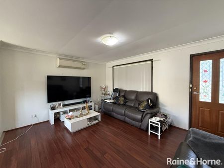 10 Aloe Street, Quakers Hill, NSW 2763 - Photo 5