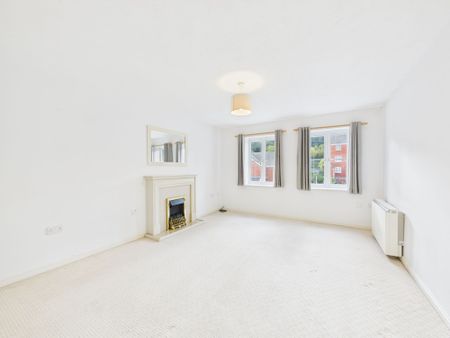 Two bed flat to rent in Kinnerton Way, Exeter, EX4 - Photo 2