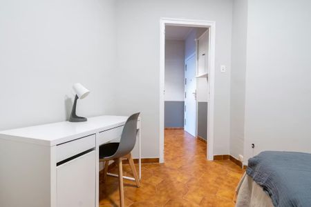 Plaça d'Alfons el Savi, Barcelona, Catalonia 08025 - Photo 5