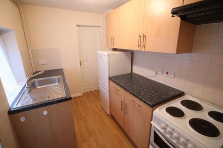 2 bedroom terraced house to rent - Photo 3