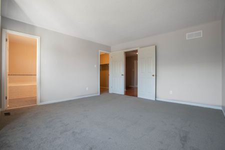 For Lease - 47 Steel Street, Beacon Hill North - South and Area, Ontario - Photo 2