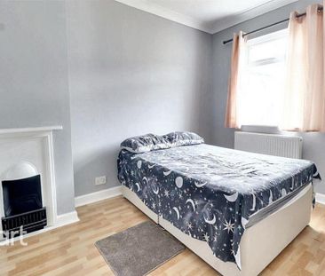 3 bedroom semi-detached house to rent - Photo 6