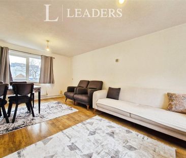 3 bedroom flat to rent - Photo 1