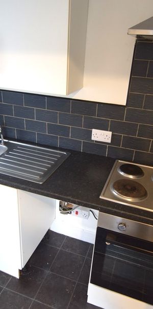 To Let Studio - Photo 1