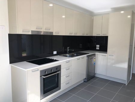 Beautiful One Bedroom Duplex- $370 Per Week on a 12 Month Lease - Photo 5