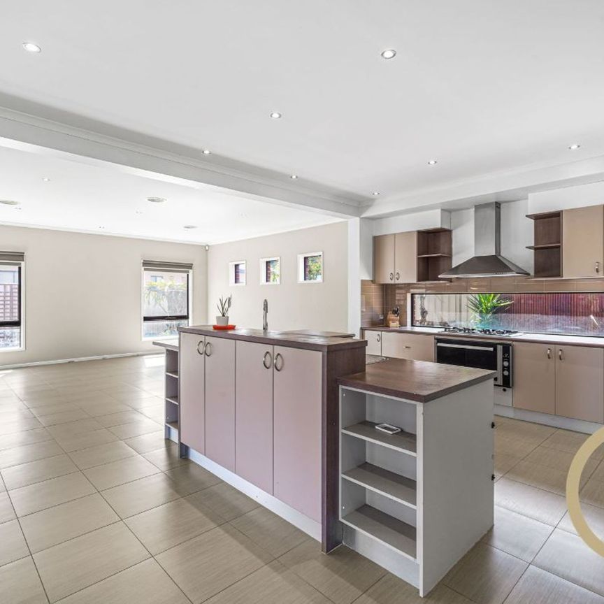 Spacious Family Home in Prime Caroline Springs Location - Photo 1