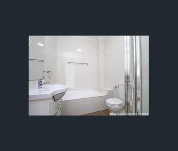 Modern 2-Bedroom Apartment in Prime Location! - Photo 2