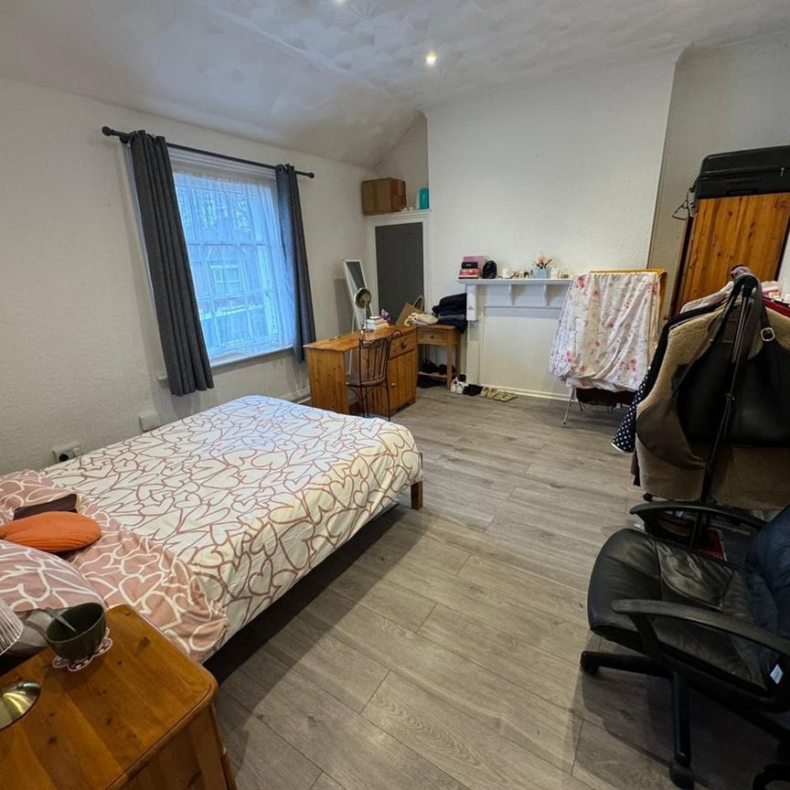 2 Bed Flat, Bevois Mansions, SO14 - Photo 1