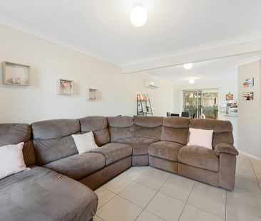 FANTASTIC LOCATION & CONVENIENCE! Heart of North Lakes, 3 Bed 2&1/2... - Photo 1