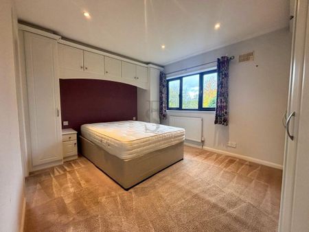 5 bedroom detached house to rent - Photo 3