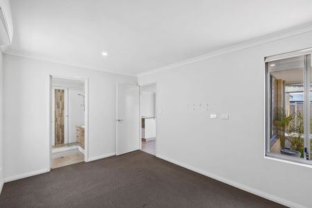 Modern Villa Living with Comfort and Convenience - Photo 4