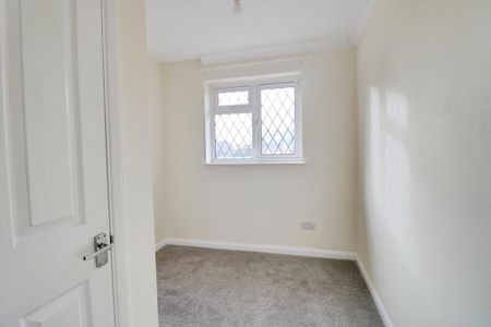 3 bedroom end of terrace house to rent - Photo 5