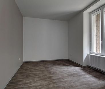 Location Appartement 2 pièces 61 m2 à Saint-Chamond - Photo 2