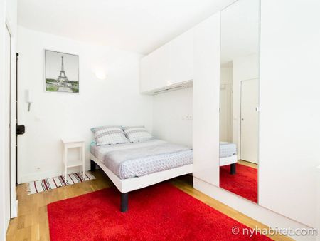 Logement à Paris, Location meublée - Photo 2