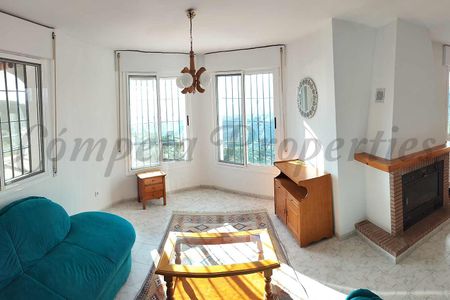 Country Property in Torrox, Inland Andalucia in the mountains - Photo 2