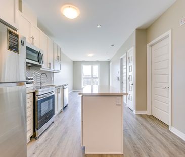 For Lease - 95 Dundas Street Unit# 107, Oakville, Ontario - Photo 2
