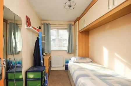 3 bedroom semi-detached house to rent - Photo 3