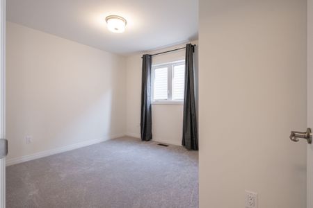 For Lease - 14 Scenic Ridge Gate, Brant, Ontario - Photo 4